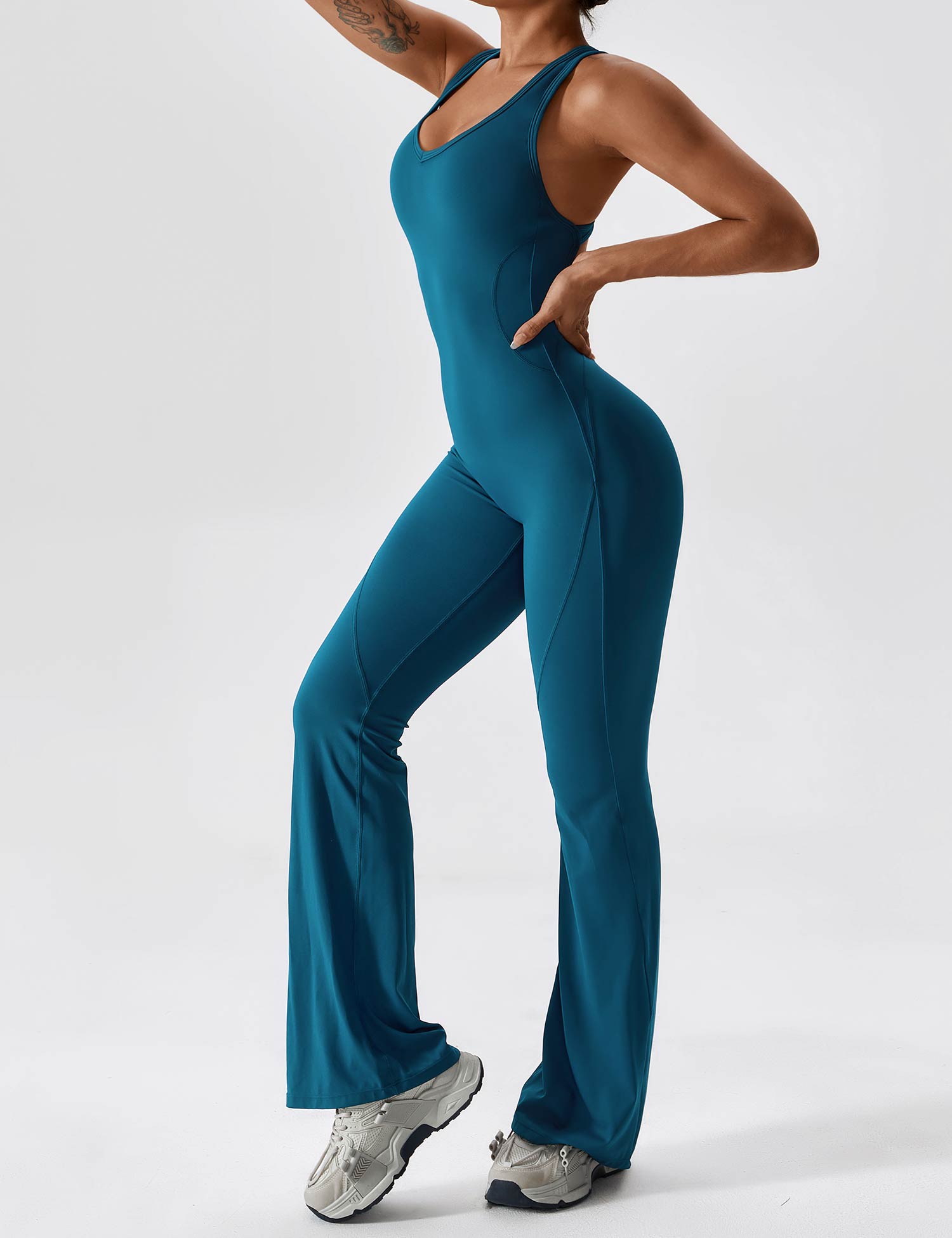 Lyne London™ | Open Back Flared Jumpsuit