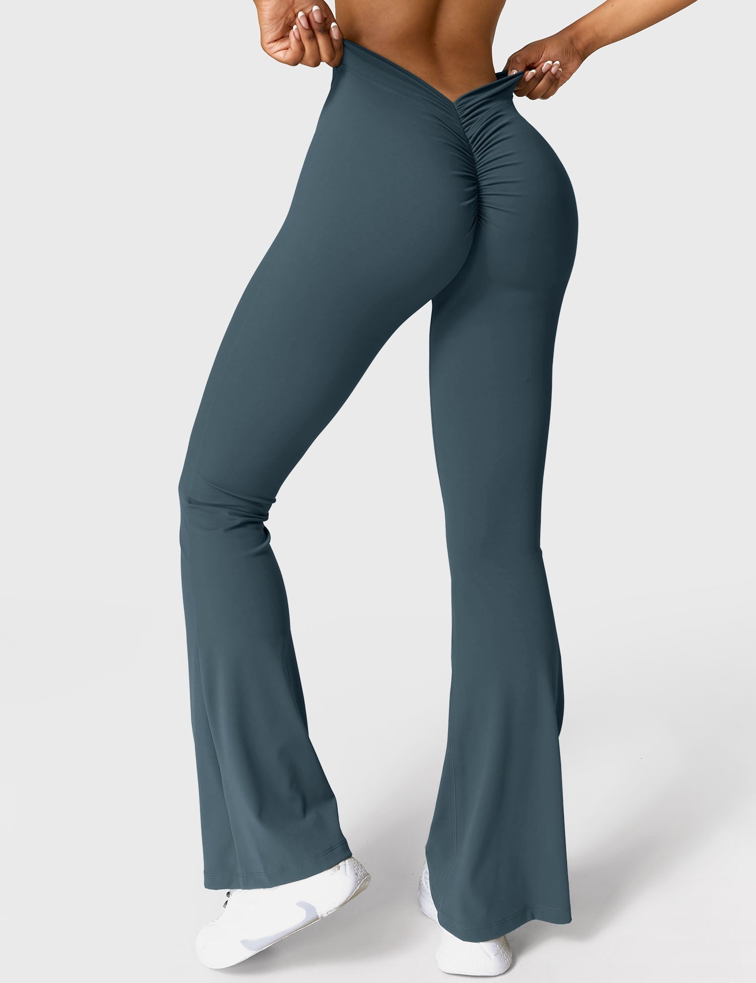 Lyne London™ | V-back Flare Leggings