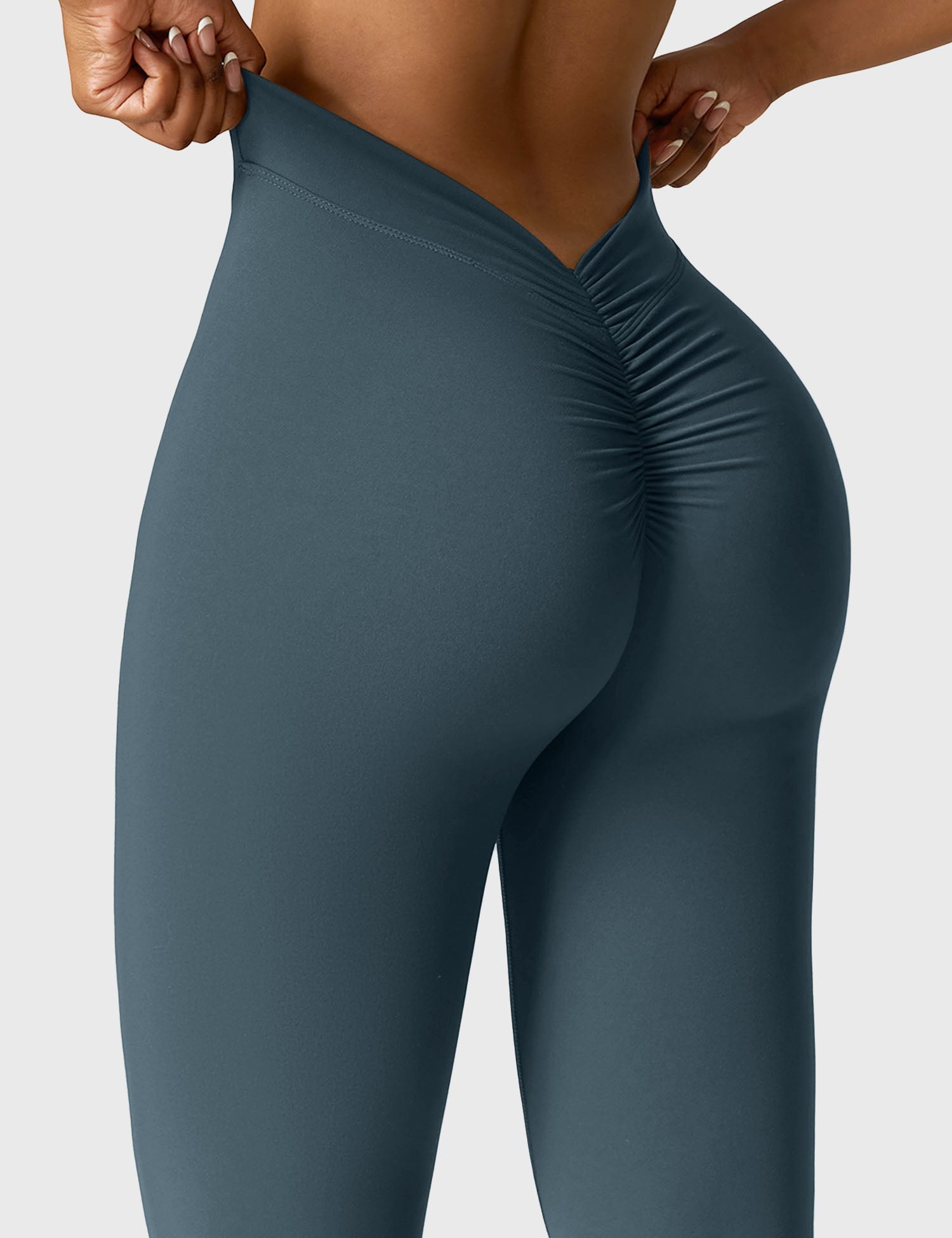 Lyne London™ | V-back Flare Leggings