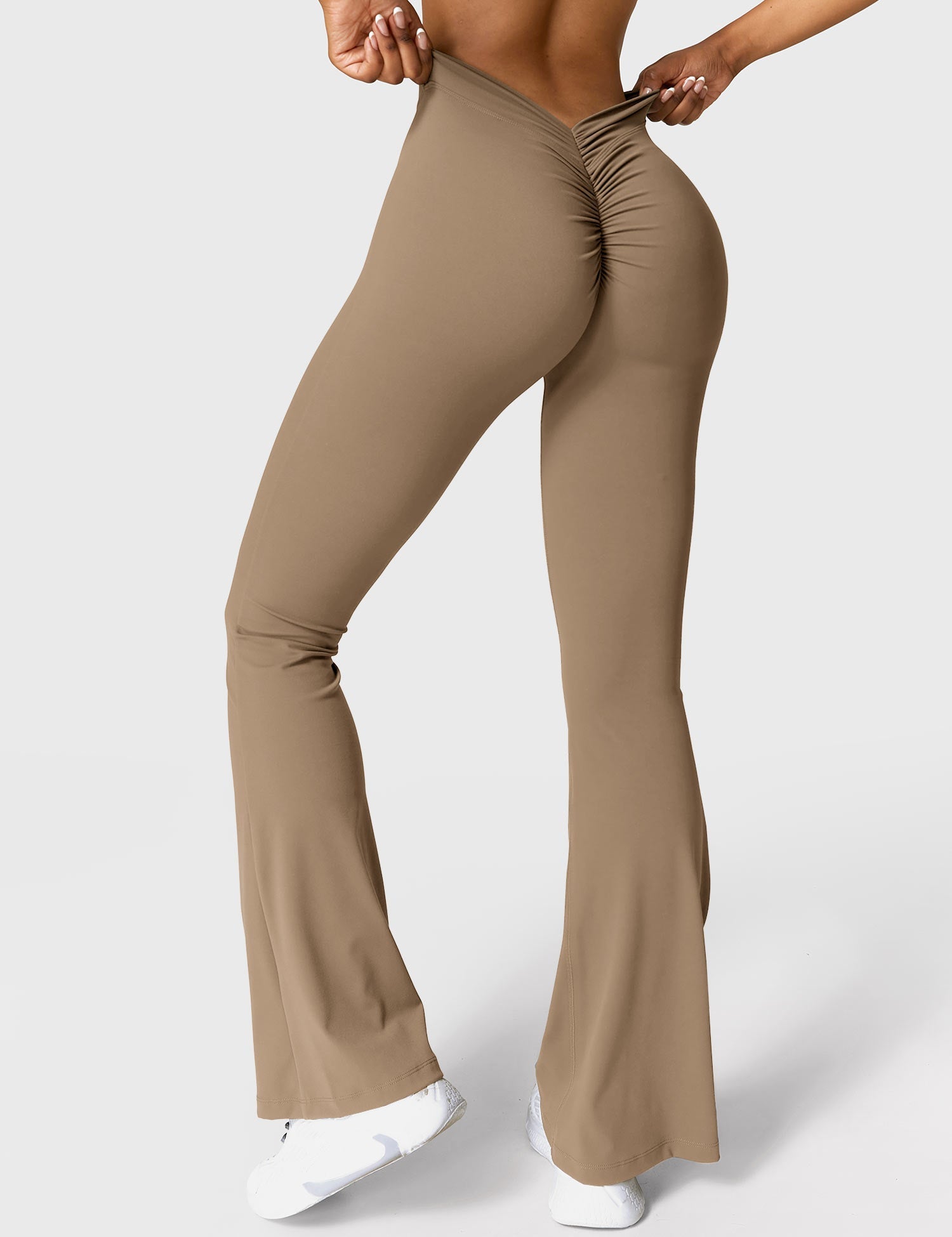 Lyne London™ | V-back Flare Leggings