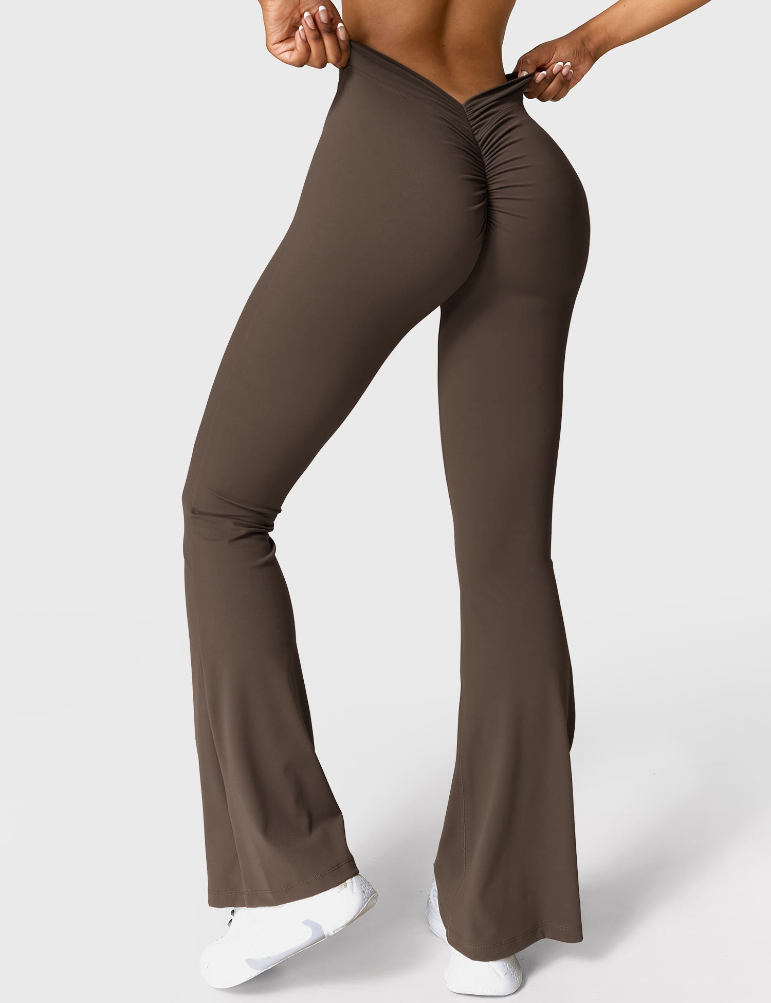 Lyne London™ | V-back Flare Leggings