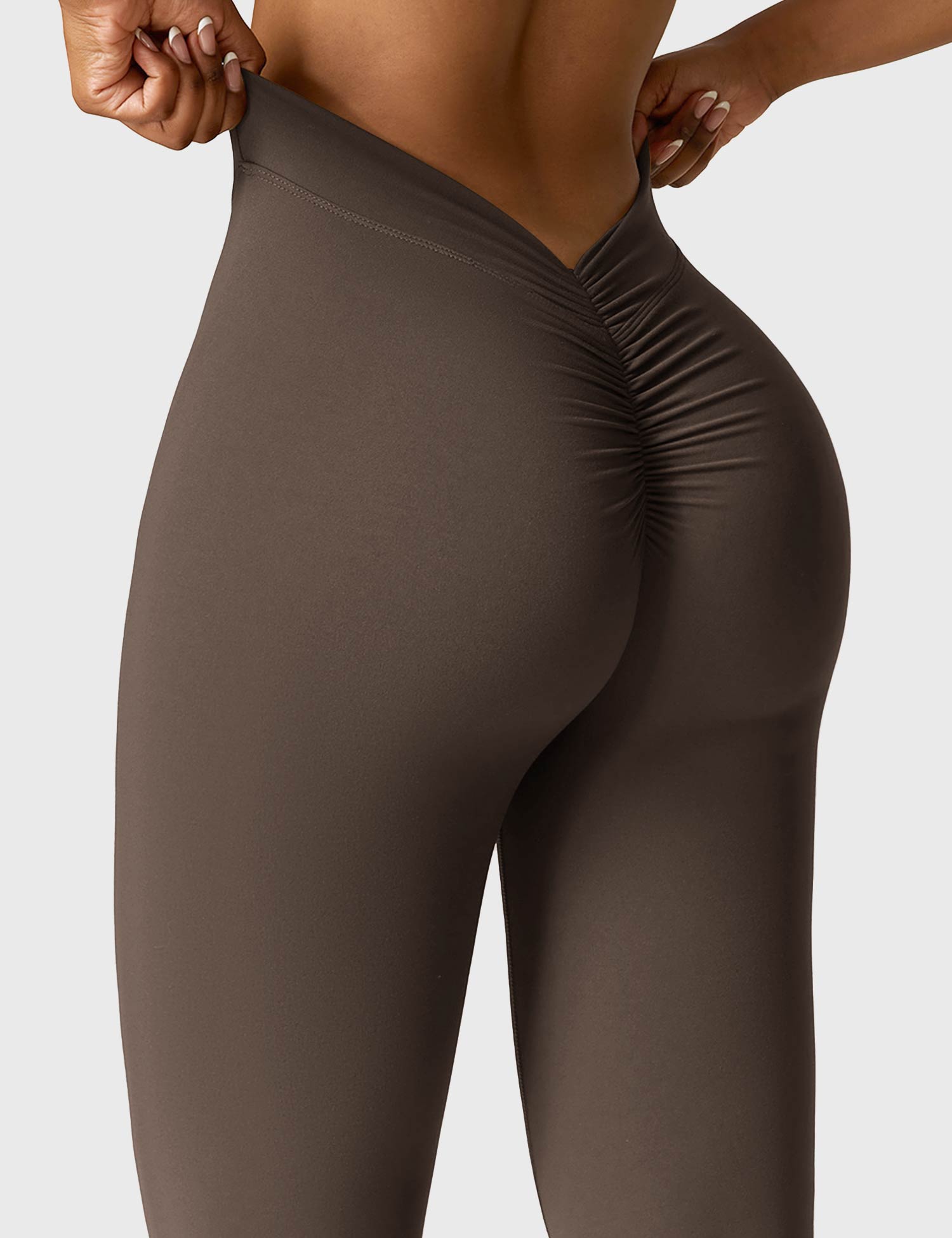 Lyne London™ | V-back Flare Leggings