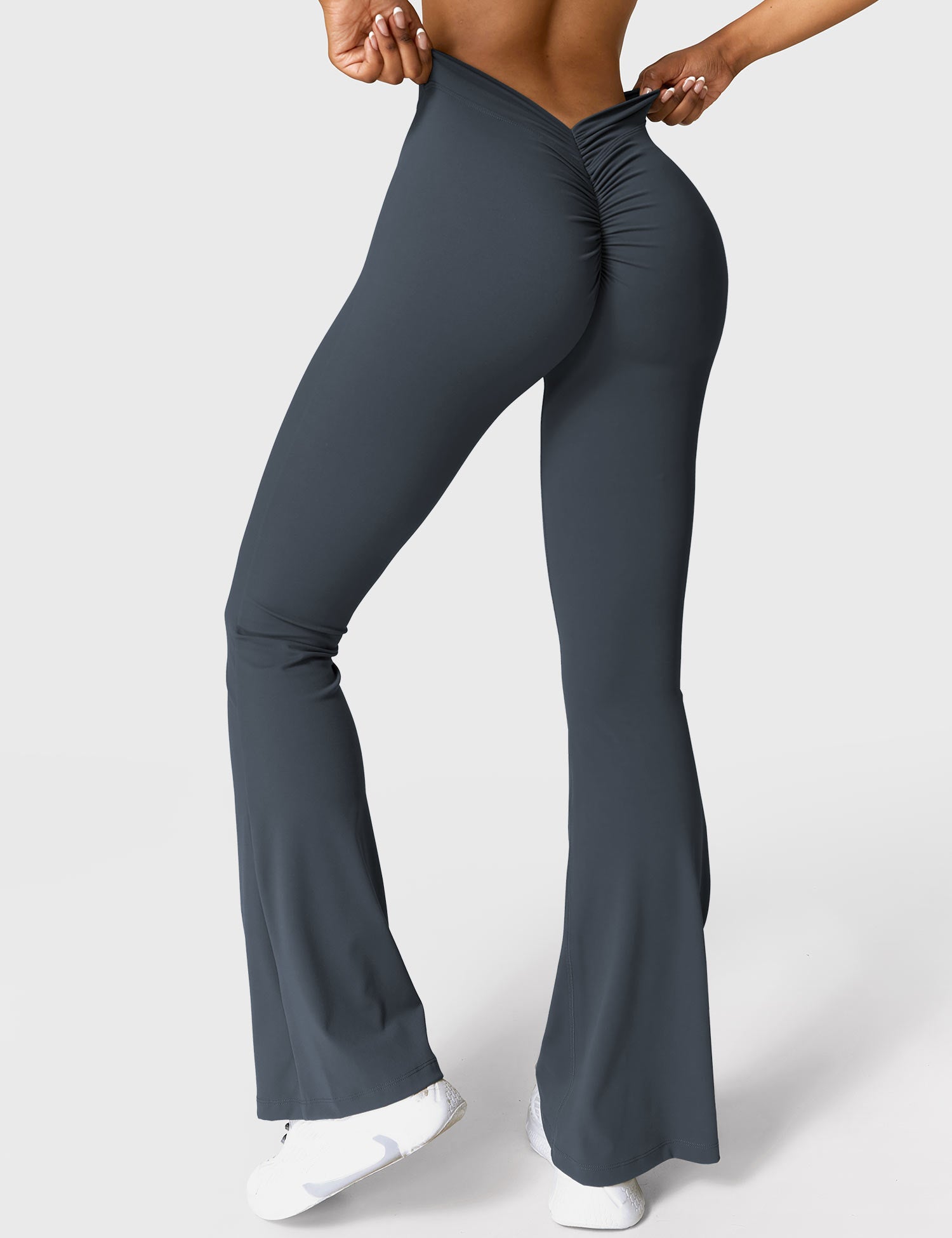 Lyne London™ | V-back Flare Leggings