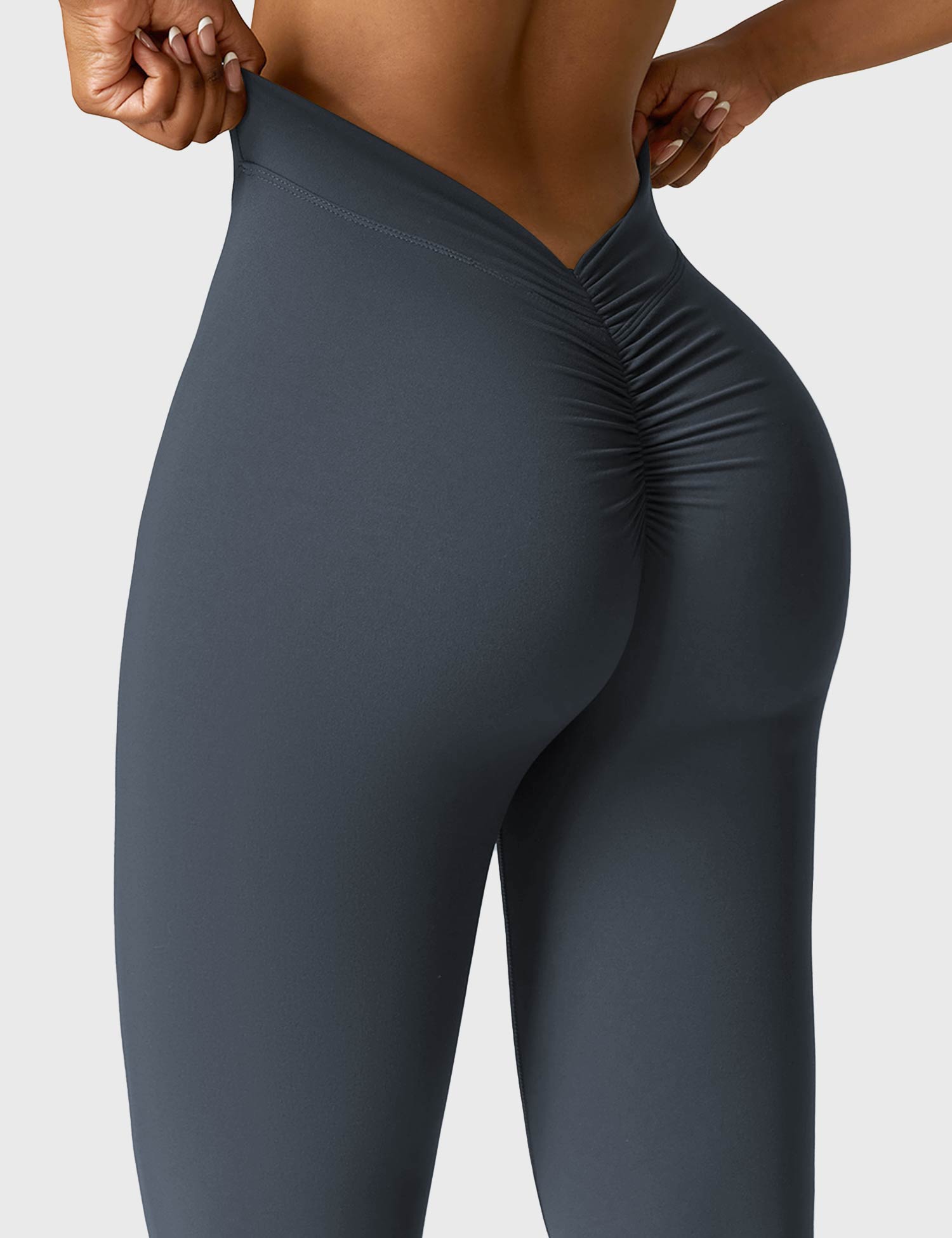 Lyne London™ | V-back Flare Leggings
