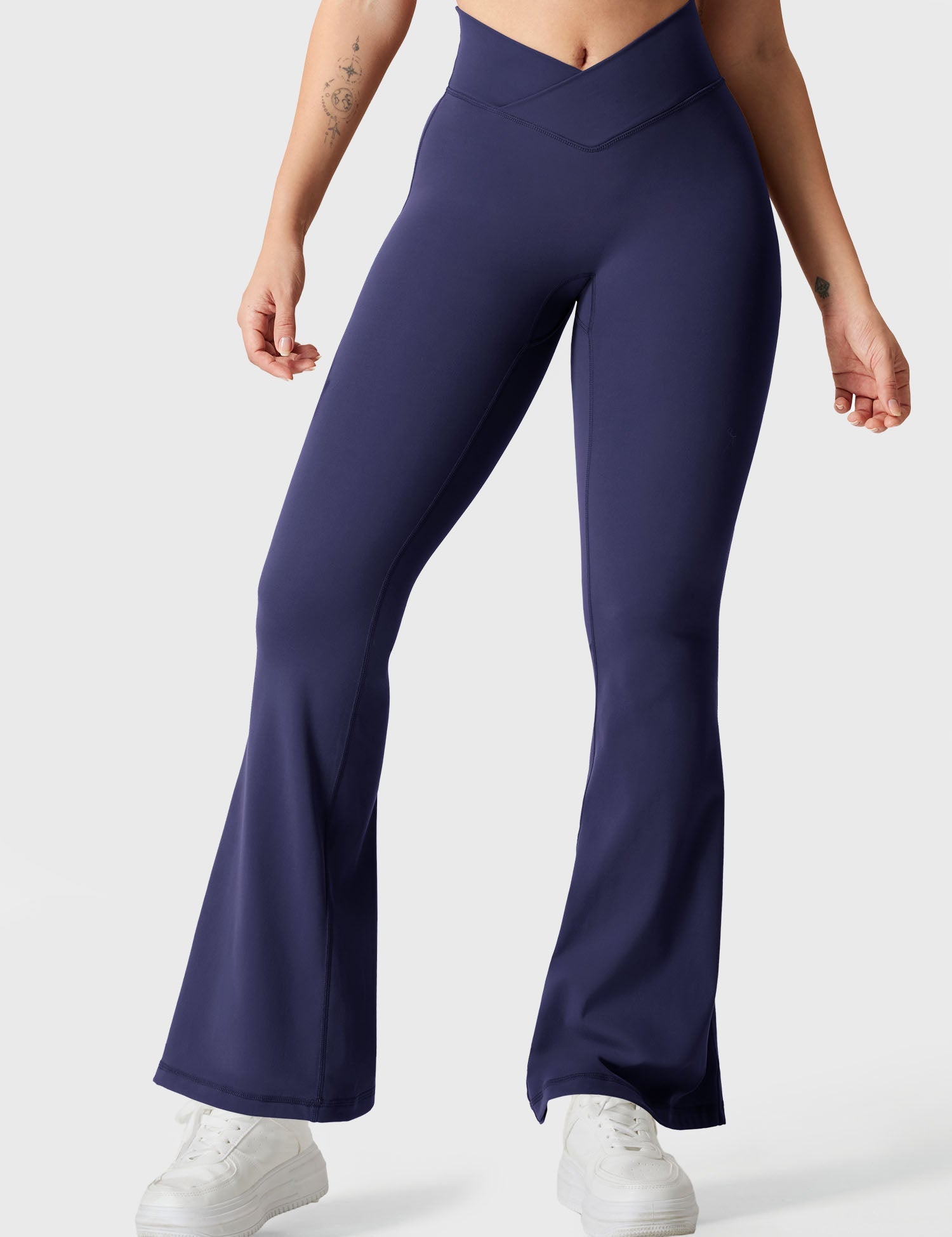 Lyne London™ | V-waistband 30" Flare Leggings