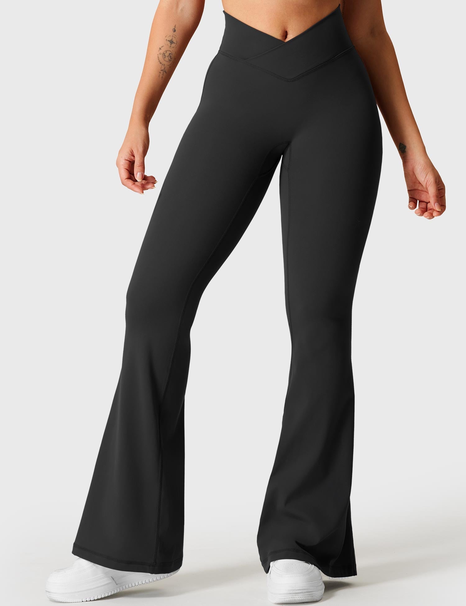 Lyne London™ | V-waistband Flare Leggings