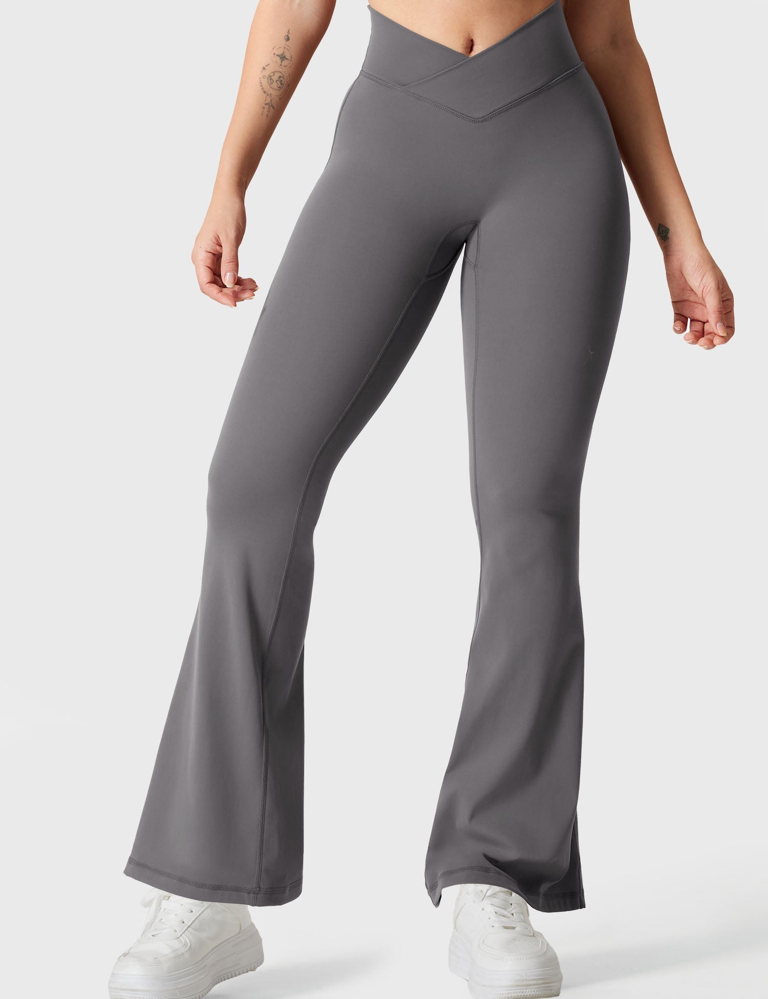 Lyne London™ | V-waistband 30" Flare Leggings