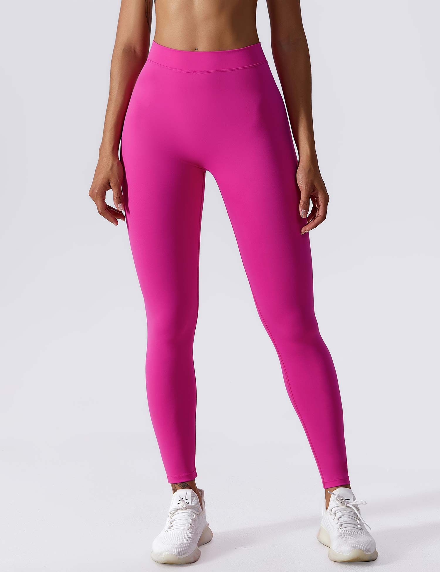 Lyne London™ | V-back Ruched Leggings