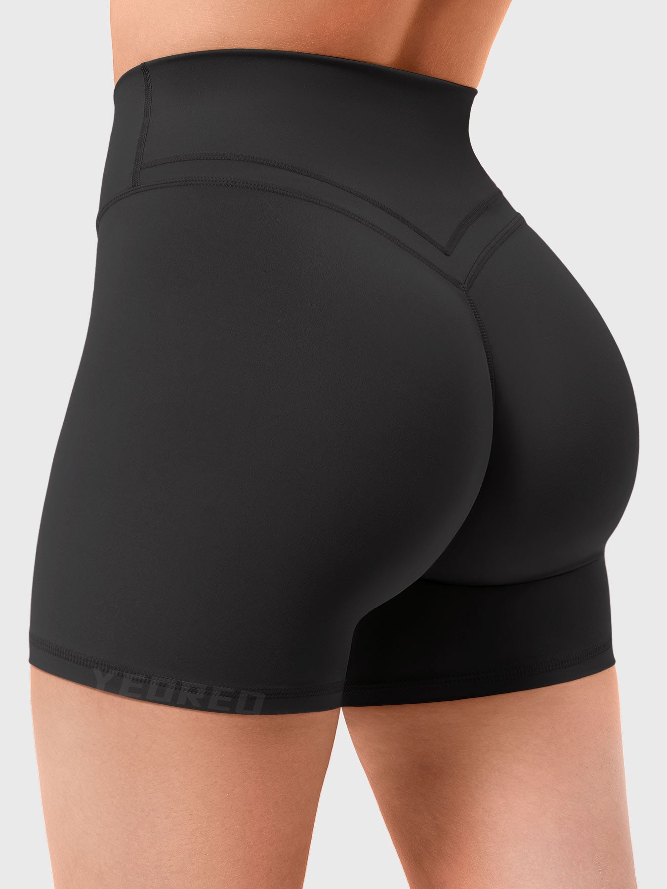 Lyne London™ | V-waistband Shorts