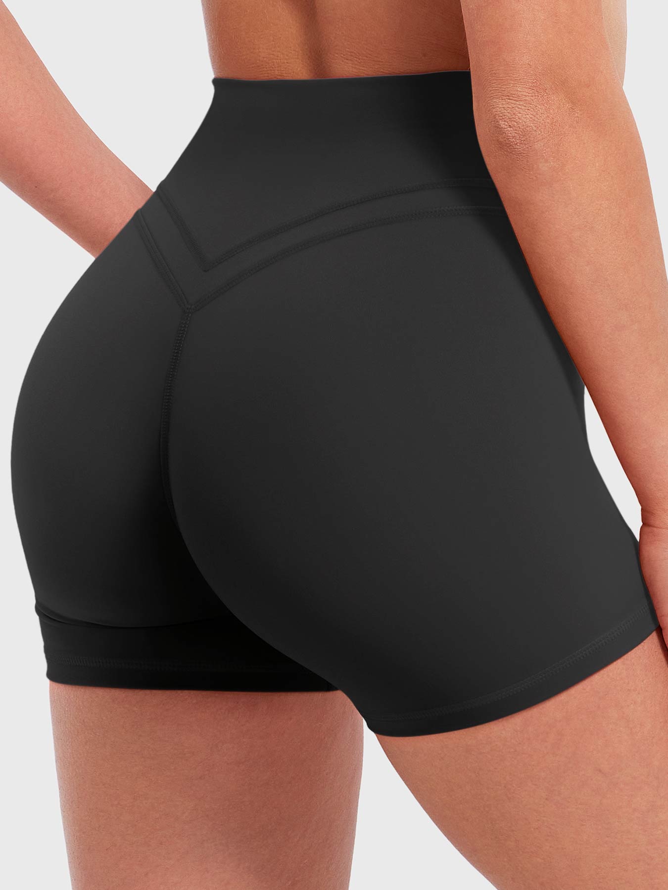 Lyne London™ | V-waistband Shorts