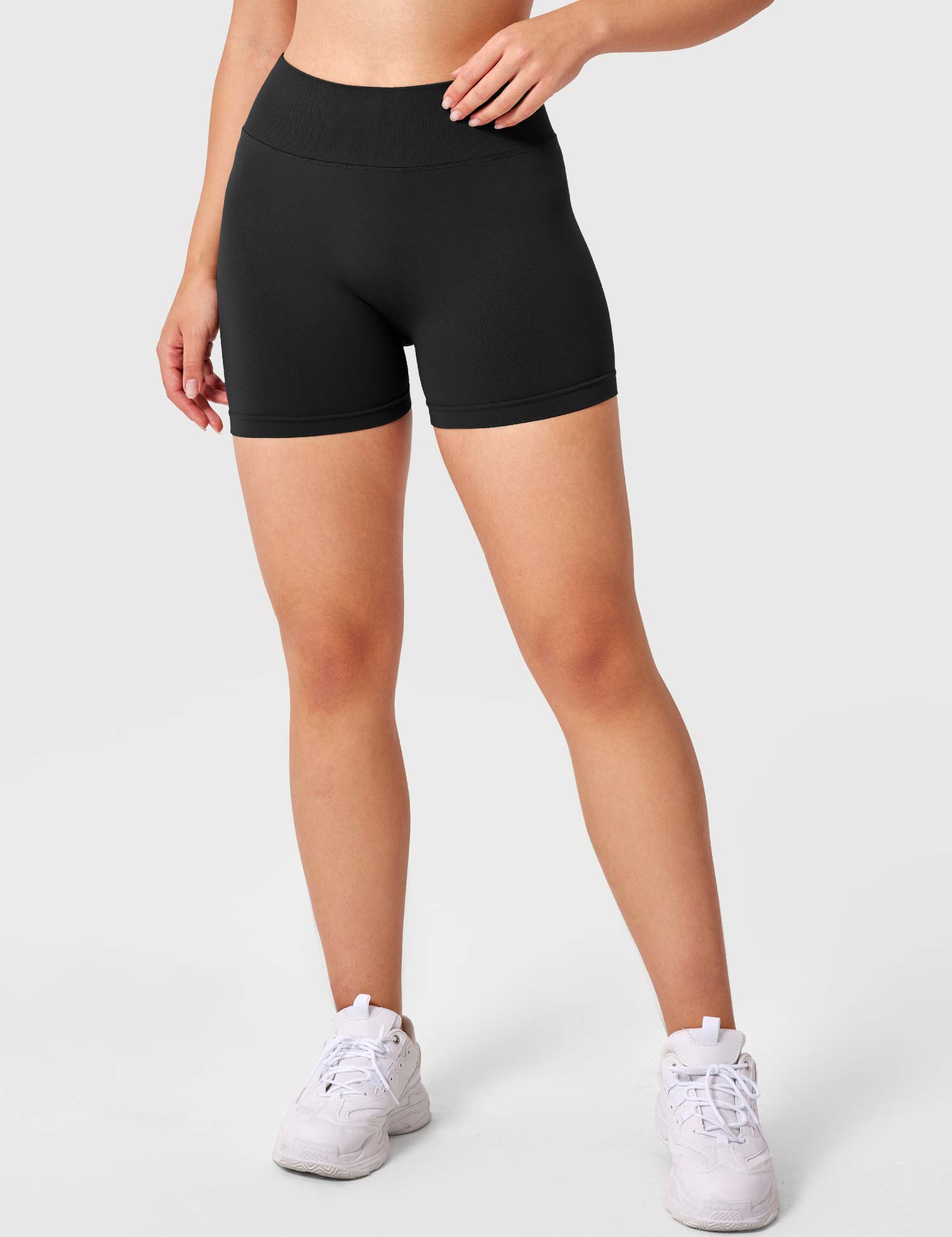 Lyne London™ | V Cross Liz Seamless Shorts 3.6"