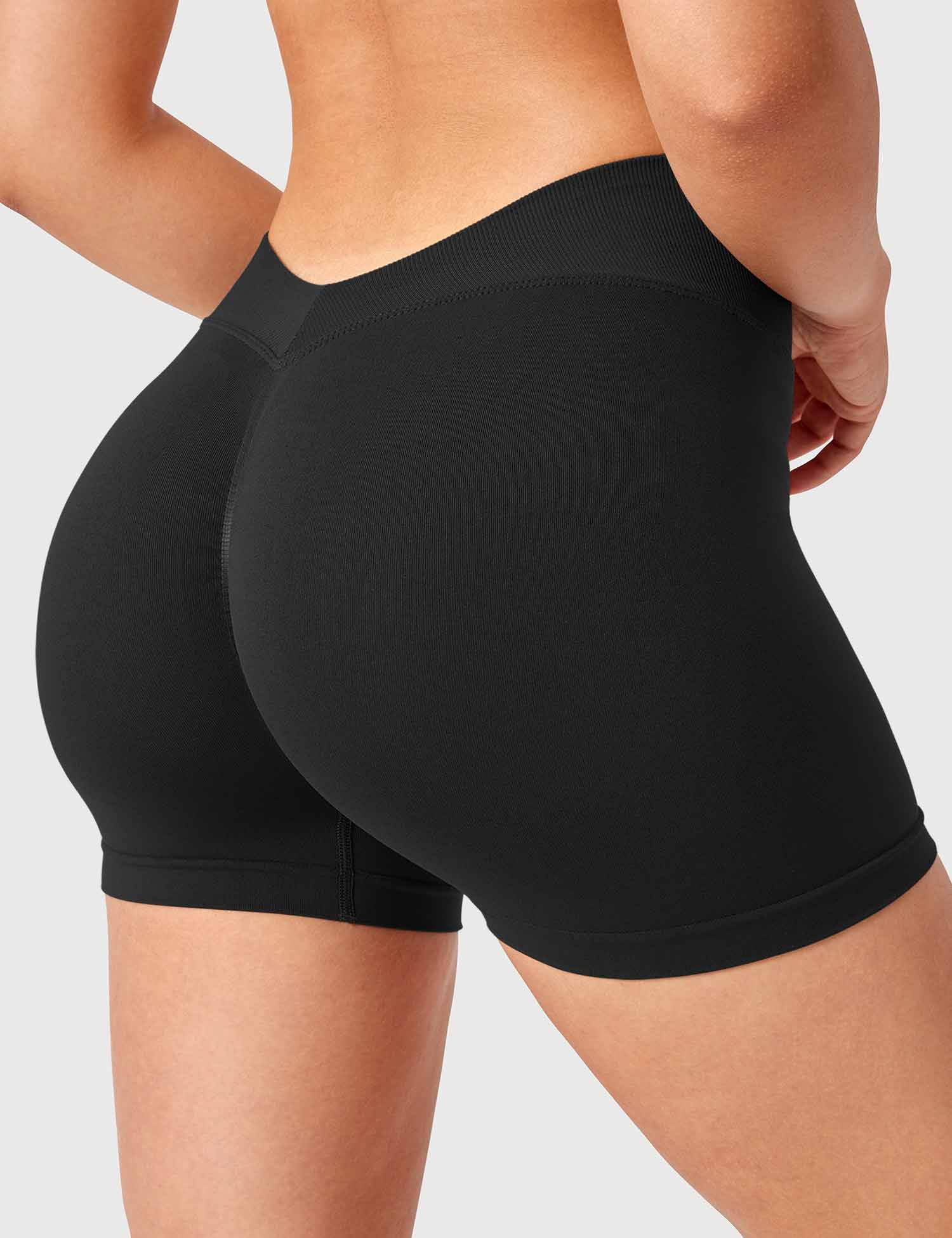 Lyne London™ | V Cross Liz Seamless Shorts 3.6"