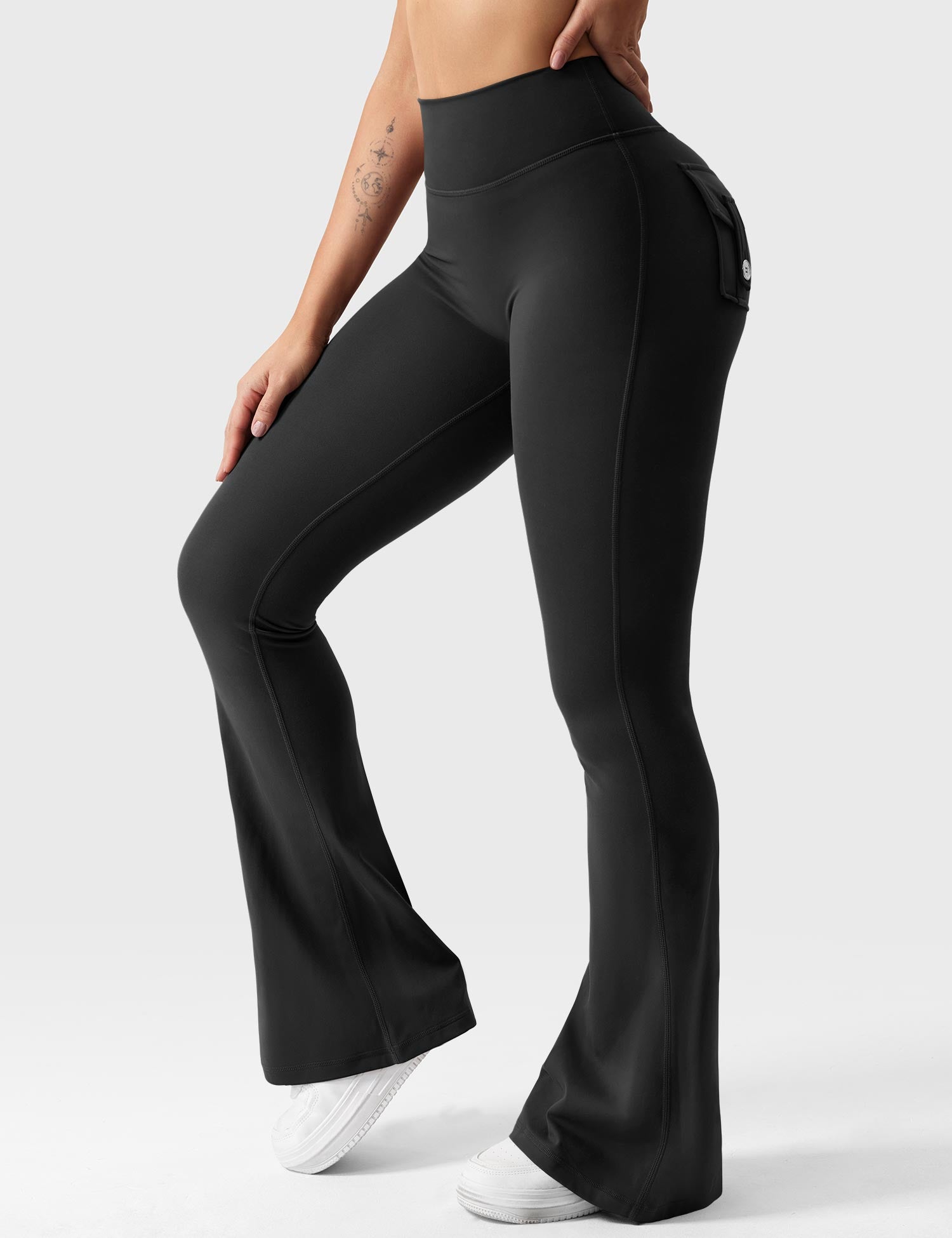 Lyne London™ | Flared Leggings with Pockets