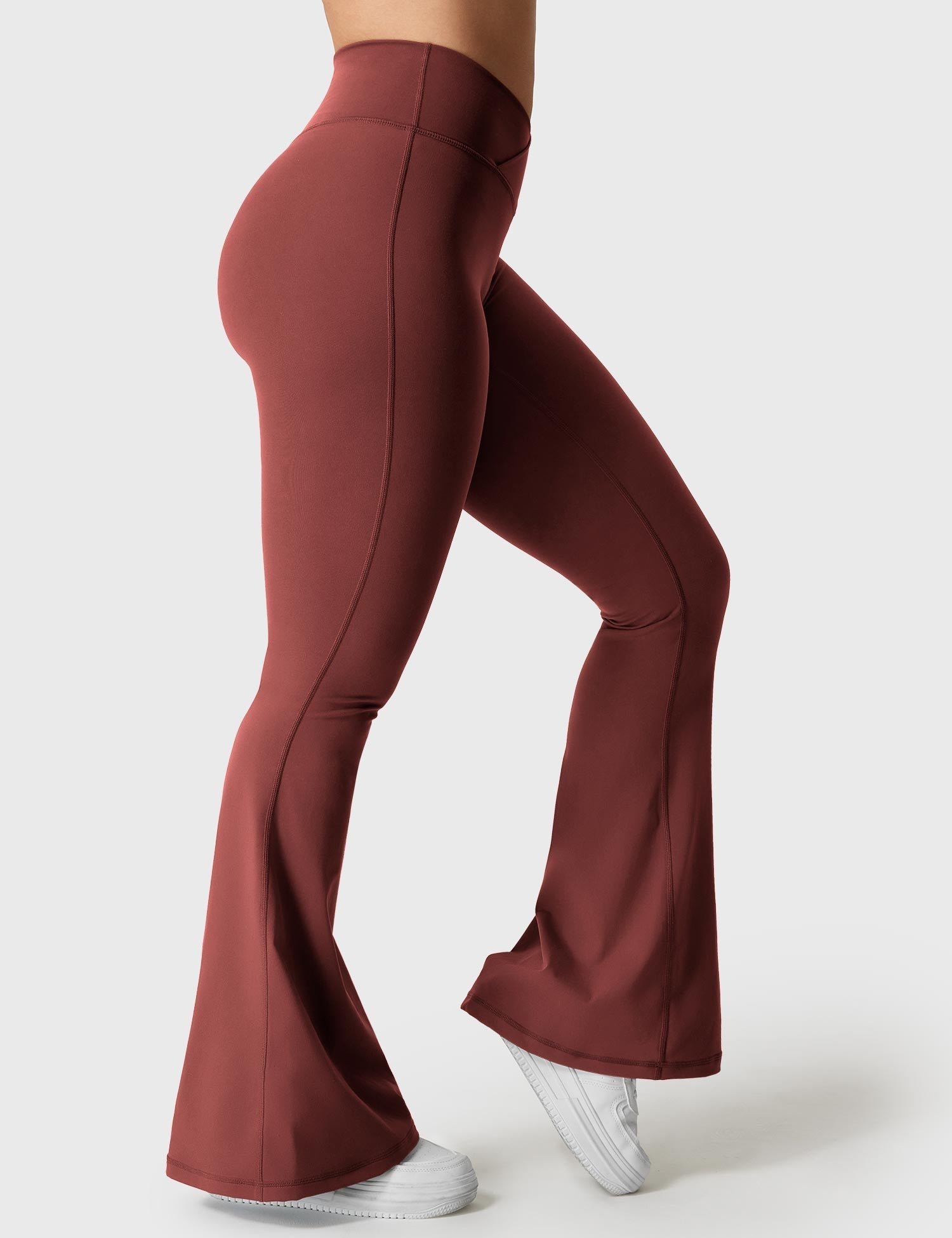 Lyne London™ | V-waistband Flare Leggings