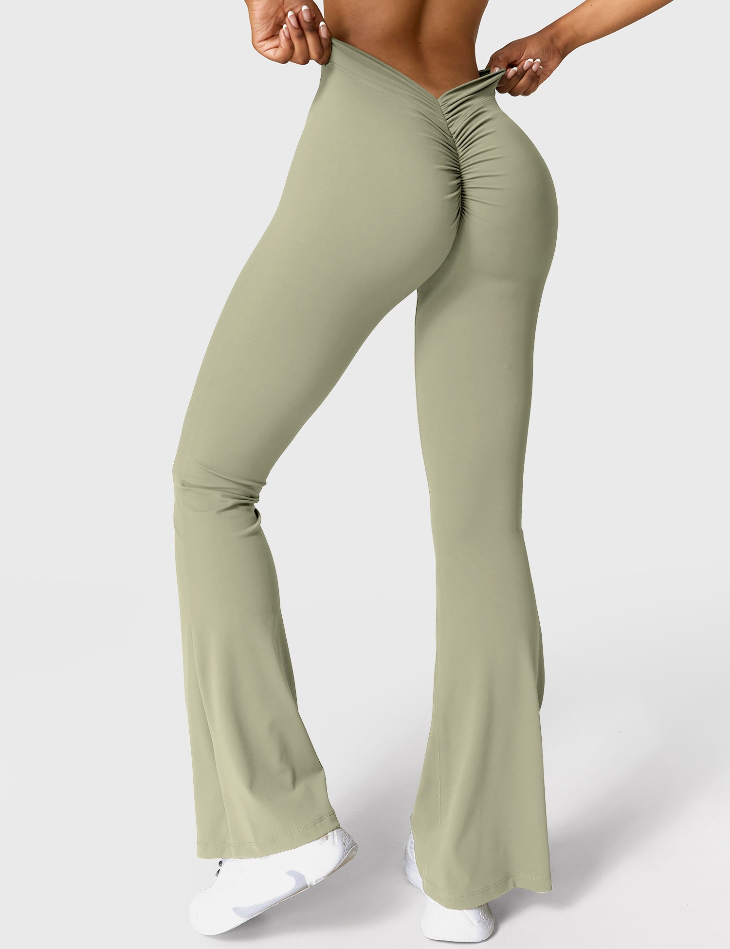 Lyne London™ | V-back Flare Leggings