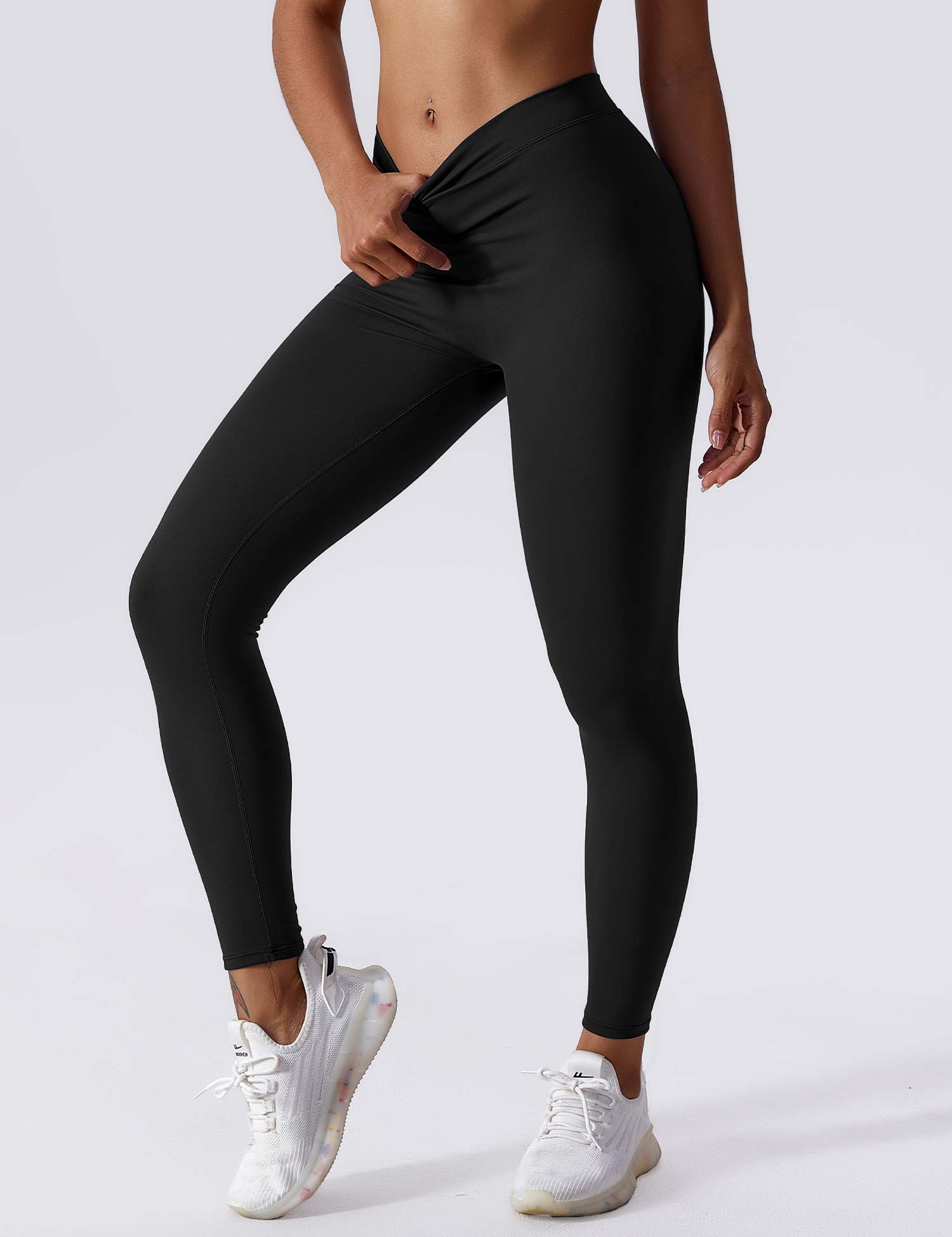 Lyne London™ | V-back Ruched Leggings