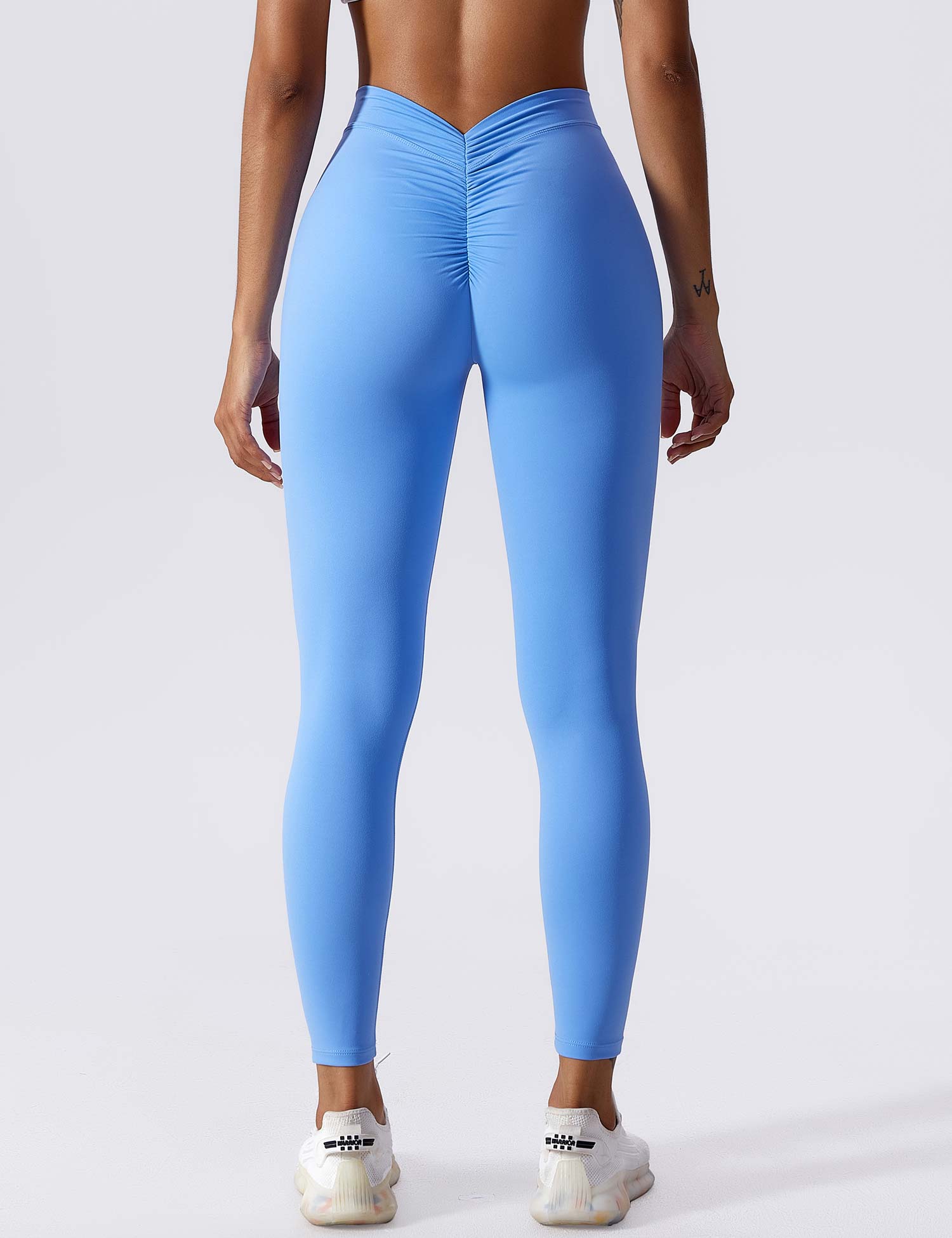 Lyne London™ | V-back Ruched Leggings