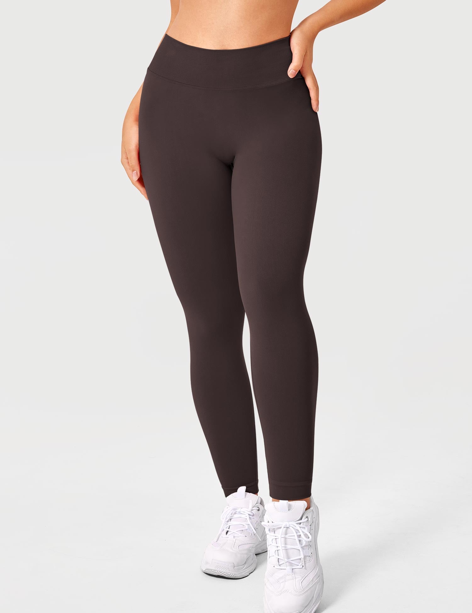 Lyne London™ | V-back Leggings