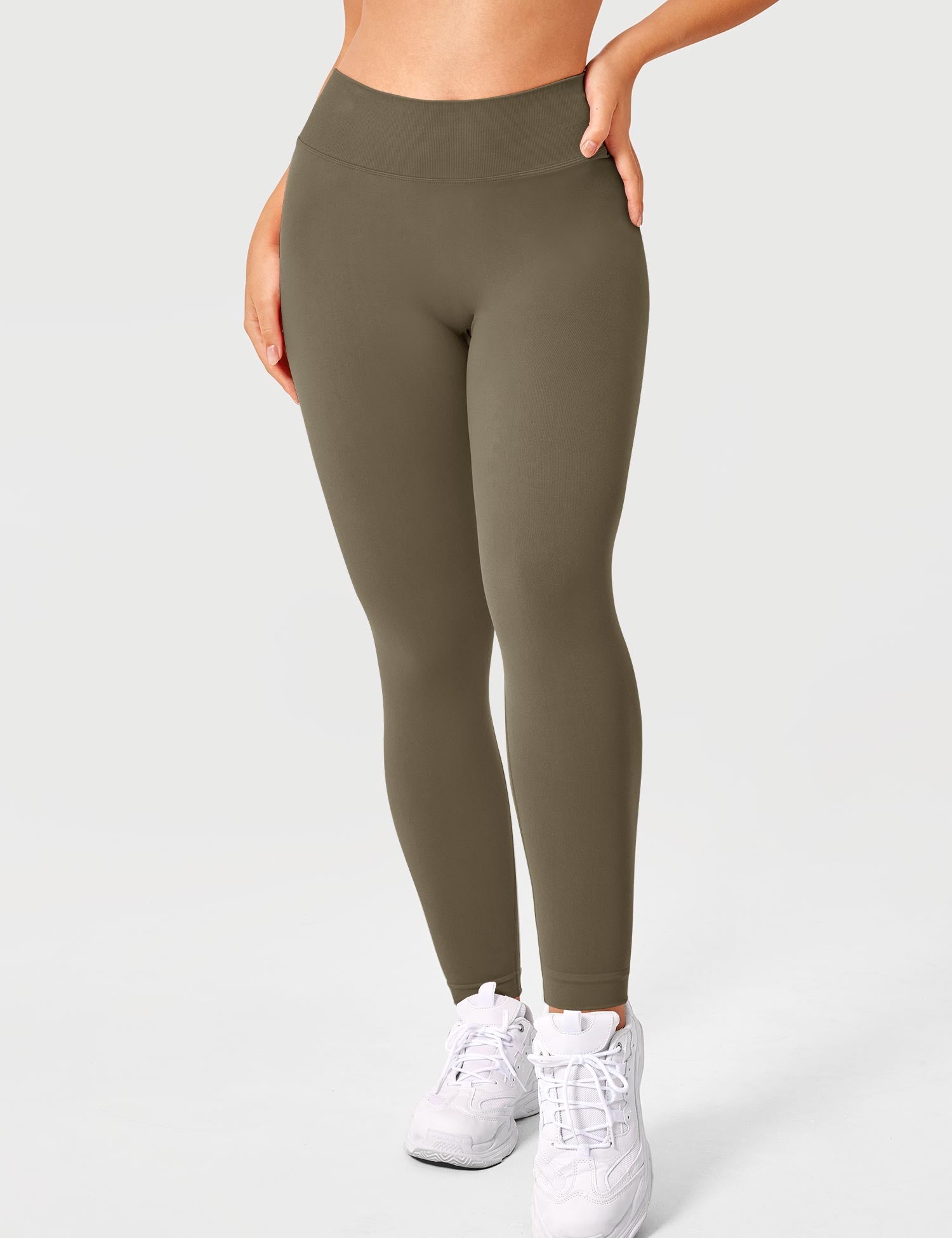 Lyne London™ | V-back Leggings