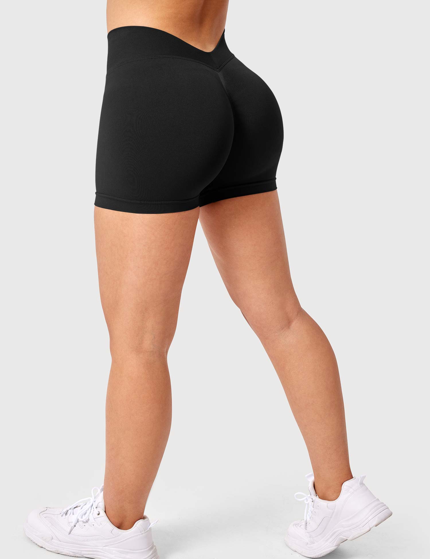 Lyne London™ |  V Cross Liz Seamless Shorts 3.6"